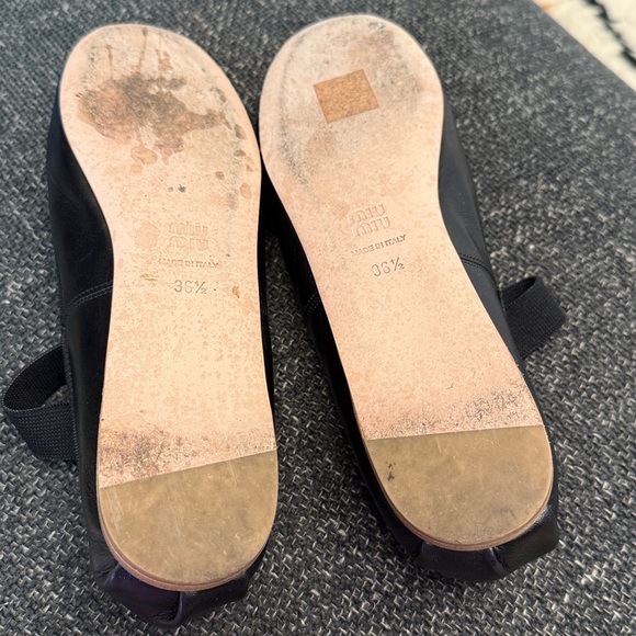 Miu Miu Black Leather Loafers with Bow Detail - Picture 7 of 7